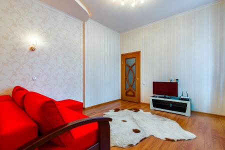 Двухкомнатная квартира, рядом Театральная площадь