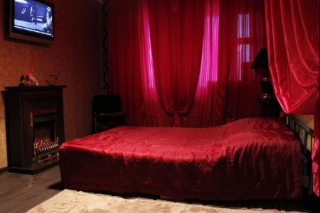 Уютная квартира с камином для романтических свиданий дружеских и деловых встреч в любое удобное для