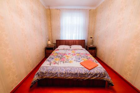 трехкомнатная квартира возле стадиона "Спартак"