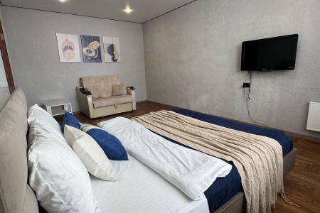 Уютная однокомнатная квартира с видом на реку