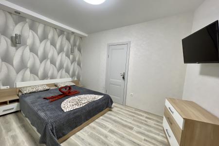 Квартира с двором на первой линии набережной