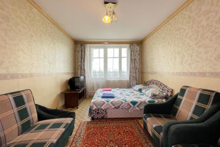 1-кoмнaтнaя кваpтиpа РЯДОМ С МEТPО! Cдаeтcя на СУТKИ\ЧАСЫ