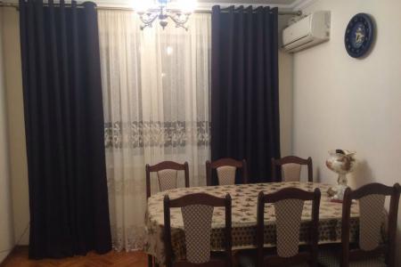 Красивая трехкомнатная квартира в центре Гагры