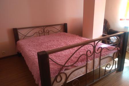 Сдам свою 2-х комн. квартиру в центре Ялты