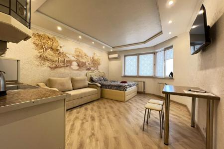 Студия на Хрустальной