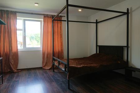 Просторный коттедж в английском стиле с красивым камином в пос. Ильичево