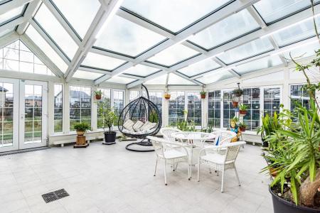 Уютный коттедж расположенный в живописном лесу