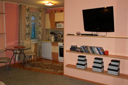 Однокомнатная на Ленинградской с просторной кроватью