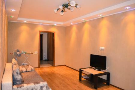 Двухкомнатная квартира возле ТЦ Лапландия