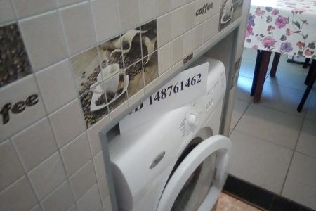 в пгт орджоникидзе сдаю 2 комн квартиру