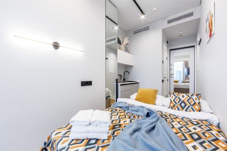 Панорамная студия в Москва-Сити с видом на башни и город