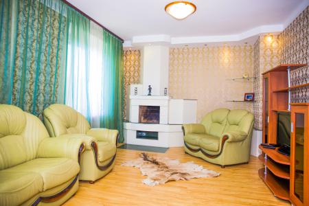 Большая 3-комнатная квартира в самом центре