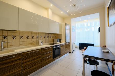 Карташова 29Б (Кардиоцентр,пл.Кирова)