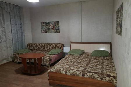 Однокомнатная квартира  возле  ТЦ ''НИКА ''