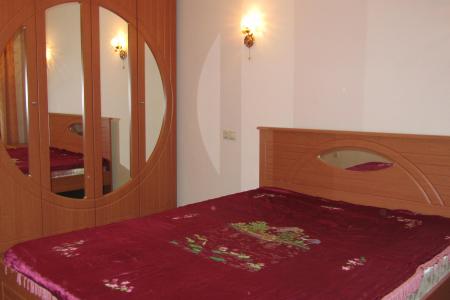 Сдается 2-х комнатная по ул. Самарцева 3!!!