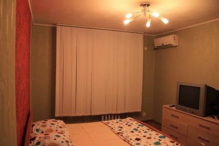 Чистая 1-комнатная квартира в 11 микрорайоне. Отличная инфраструктура!