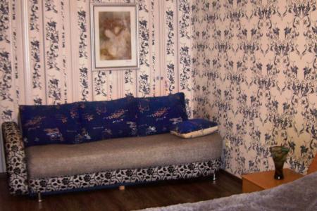 Сдам посуточно 1-комн. кв. в Старом Осколе с евроремонтом, М-н Олимпийский,20. Без посредников и ком