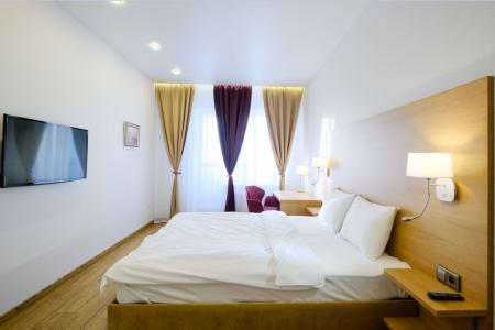 Советская 90 (пр.Ленина-100м, Савиных-150м, ТПУ - 200м)