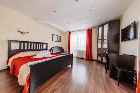 Апартаменты для двоих гостей с диваном