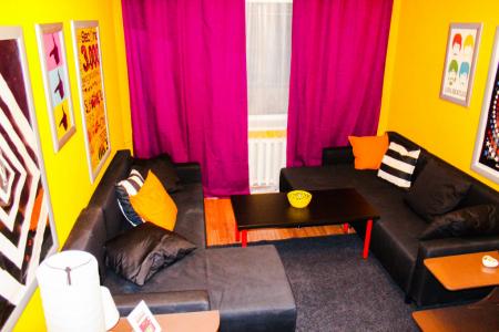 Уютная двухкомнатная квартира с дизайнерским интерьером