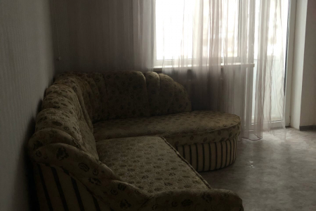 Однокомнатная квартира на по.Захарова