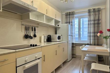 EasyRent трехкомнатная квартира на Курчатова