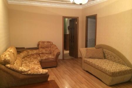 Сдается 2-х комнатная квартира в самом центре Цветника