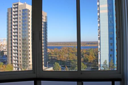 Квартира с видом из окна на реку «Волгу»