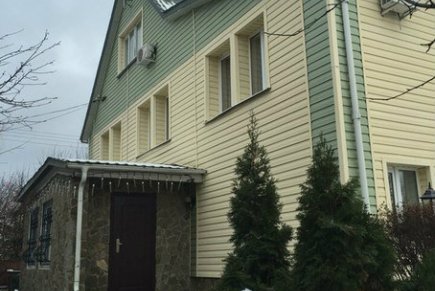 Снять коттедж,русская баня на дровах,беседка, банкетный зал,мангал.