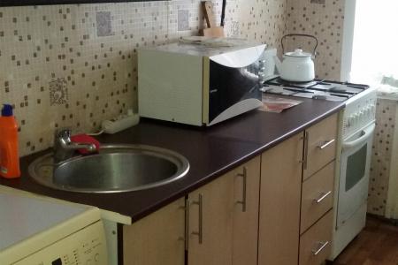 Двухкомнатная квартира в центре города. спальный район. уютная, чистая.