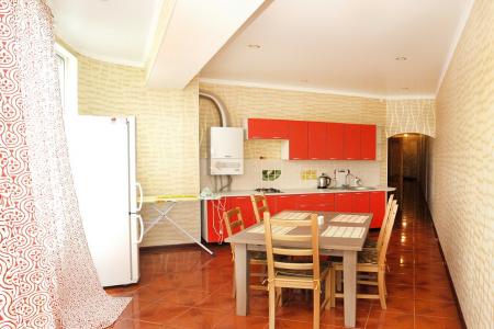 2-к квартира, 125 м², 2/3 эт.