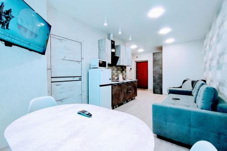 Евро двушка в Центре с новым дизайнерским ремонтом.