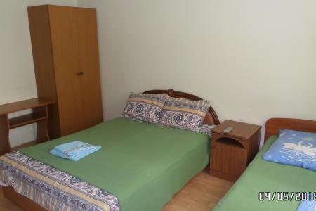 Номера около аэропорта.