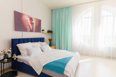 6 комнатная двух уровневая квартира