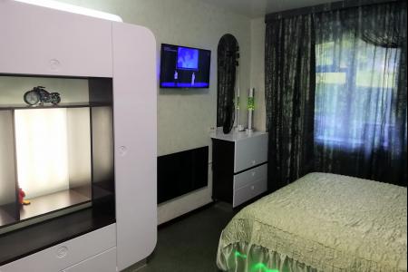 Сдаю 1-к. кв. в Кирове на сессию, командировку.