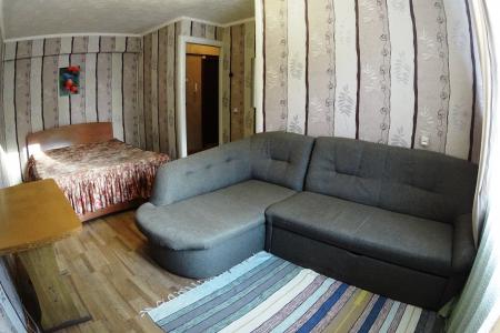 квартира рядом с метро и ЖД вокзалом.