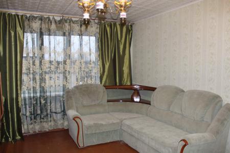 Сдаю 2-х к. квартиру на Урицкого, 80.