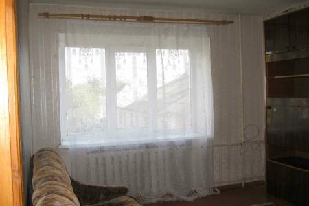 Сдаю квартиру в Луге на Киевской 76, посуточно