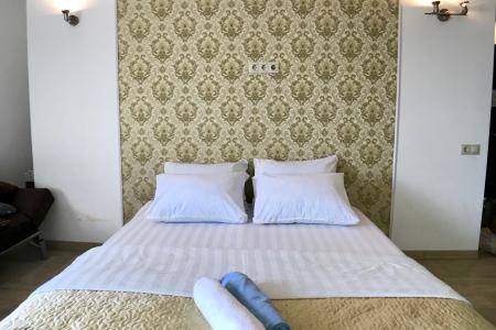 Апартаменты возле станции.