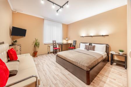 В историческом центре у моста Юбилейный (Кайзербрюкке)