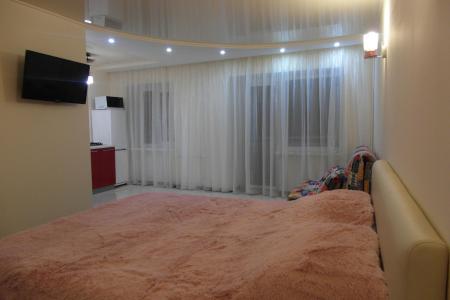 Студия с дизайнерским ремонтом в районе рынка