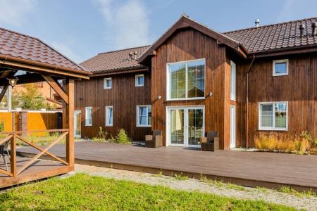 Современный двухэтажный коттедж в п. Долина Солнца