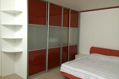 Сдается  3-х комнатная квартира в районе цветника.