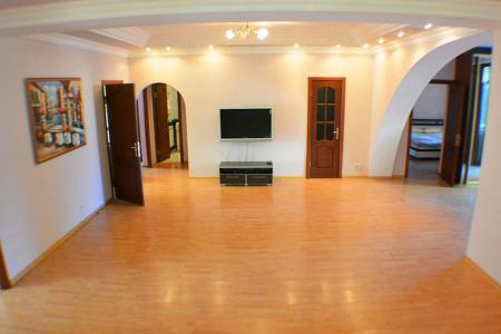 5 комнатная в центре Адлера