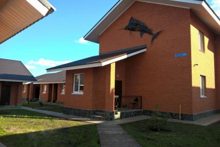 Домики в Макаровке на берегу реки Кама