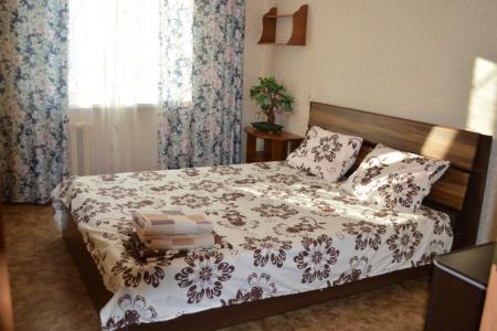 Двухкомнатная квартира рядом с Набережной