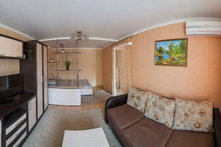 Однокомнатная квартира в Центре на 50 лет Октября 11