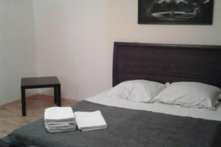 Однокомнатная квартира возле ТЦ "ЭНТЕРА"