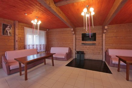 Коттедж с бассейном для свадьбы, праздников