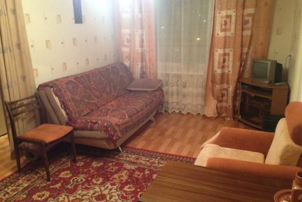 Хорошая трехкомнатная квартира в тихом центре